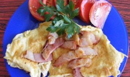 Omleta cu cascaval si bacon