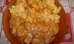 Orez cu carne de porc