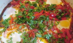 Oua in sos de rosii- Shakshouaka