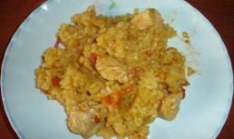 Paella cu piept de pui