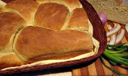 Paine cu amestec de faina si malai