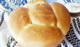 Paine cu smantana si iaurt