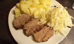 Paine de carne tocata cu sos de ceapa / Gehaktbrood