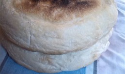 Paine la tigaie de fonta pe aragaz