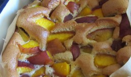 Pandispan cu nectarine