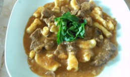 Papricas din carne de manzat