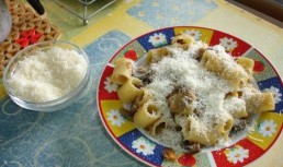 Pasta cu ciuperci si speck