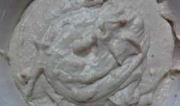 Pasta de fasole cu ceapa si mustar