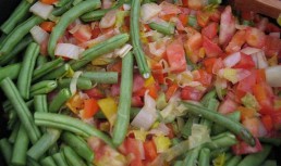 Pastai cu salsa de legume