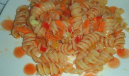 Paste cu sos de legume