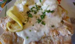 Pastrav somonat cu sos