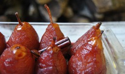 Pere ^imb~atate ^in vin de Porto