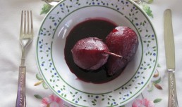 Pere imbatate in vin rosu (Peras bebedas)