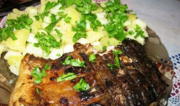 Peste la gratar cu  cartofi