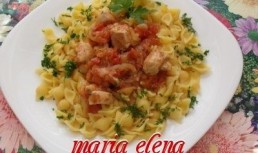 Piept de pasare cu conchiglie si zarzavat