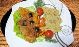 Piept de pui Chili Piper de Cayenne cu garnitura de quinoa