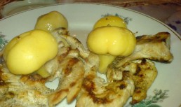 Piept de pui cu gogonele