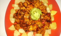 Piept de pui cu migdale, ananas si kiwi