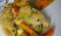 Piept de pui cu morcovi in suc de portocale
