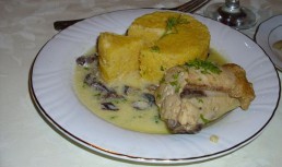 Piept de pui cu smantana si ghebe