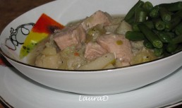 Piept de pui la cratita cu legume si vin alb