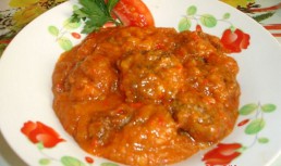 Piftelute cu sos de legume
