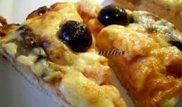 Pizza cu piept de pui