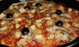 Pizza cu piept de pui si ciuperci