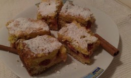 placinta din aluat dospit cu crema de smantana