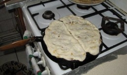 Placinta pe lespede,ca la noi in Ardeal