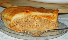 Plăcintă țărănească cu carne de porc