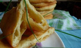 Placinte ardelenesti, umplute cu cartofi copti si aroma de ceapa