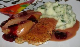 Porc cu fructe si piure cu ceapa verde