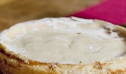 Prajitura cu branza si prune