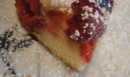 Prajitura cu cirese si capsuni