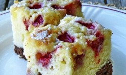 Prajitura cu frisca si capsune