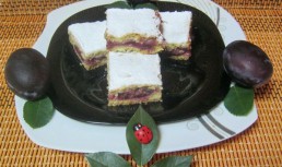 Prăjitură delicioasă cu prune - iese pufoasă