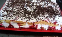 Prajitura cu visine si frisca