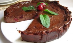 Prajitura dietetica cu branza si cirese