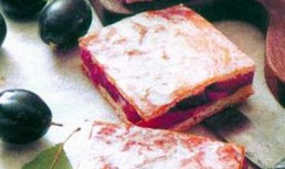 Prajitura sfaramicioasa cu prune