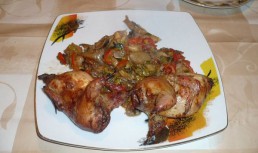 Prepelite la cuptor cu garnitura de legume la wok