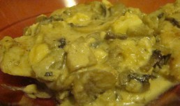 Pui cremos cu sos  Camembert si ciuperci