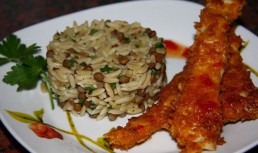 Pui crispy la cuptor cu garnitura de Sehriye si linte maro