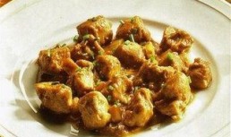 Pui cu alune si garnitura de orez