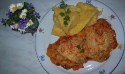 Pui cu ardei copti si smantana