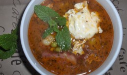 Pui cu maz~are ^in sos de Brandy