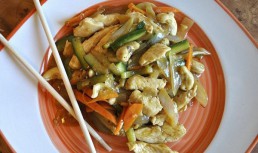 Pui Gong Bao (pui cu nuci de caju)