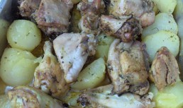 Pui la cuptor in marinat~a de m~arar