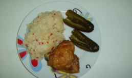 Pui la cuptorul electric cu orez cu ardei rosu