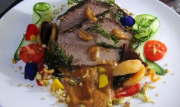 Pulpa de vita gatita incetisor (slow cooked beef)